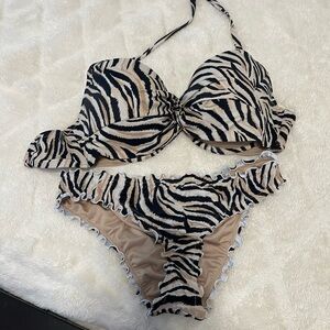Never worn leopard swimsuit top with rouched bottoms